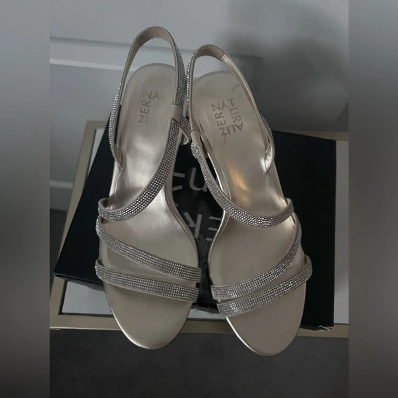 Naturalizer | Vanessa Dress Sandal in Champagne | Size 9 - Picture 4 of 7